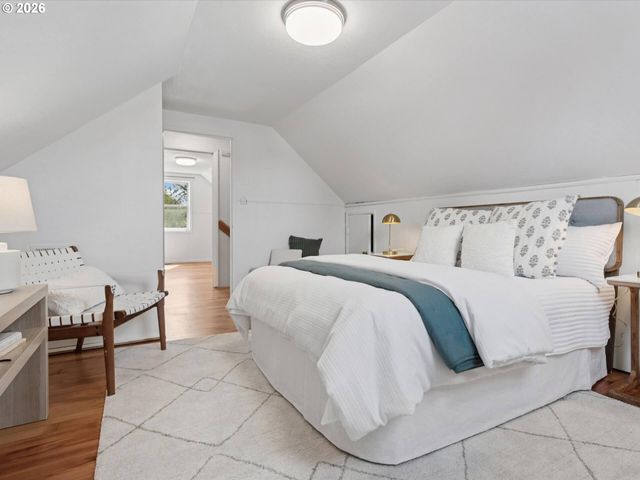 6102 Se KNAPP St, Portland, OR 97206