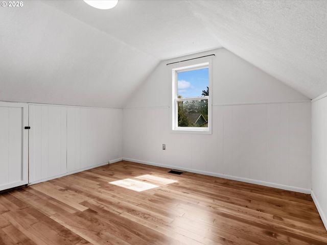 6102 Se KNAPP St, Portland, OR 97206