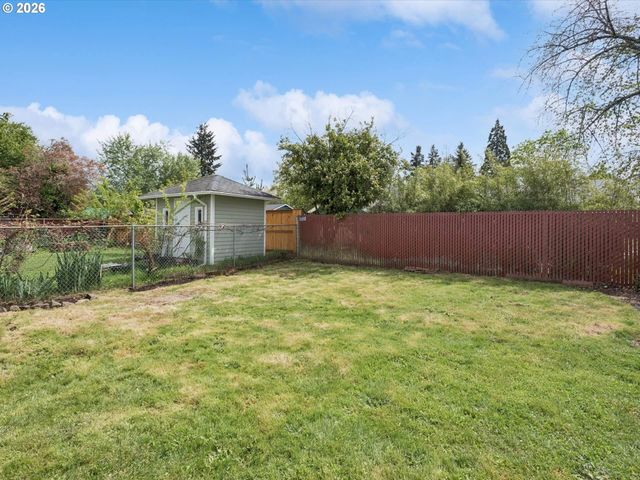 6102 Se KNAPP St, Portland, OR 97206