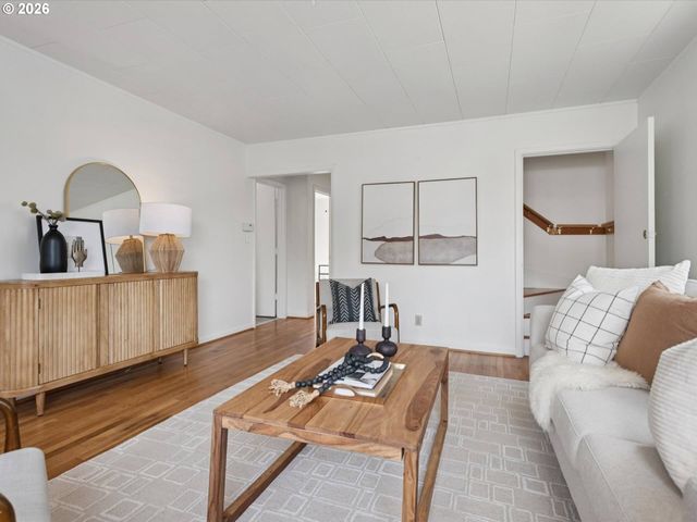 6102 Se KNAPP St, Portland, OR 97206