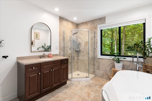 20 Riverside Court, Guilford, CT 06437
