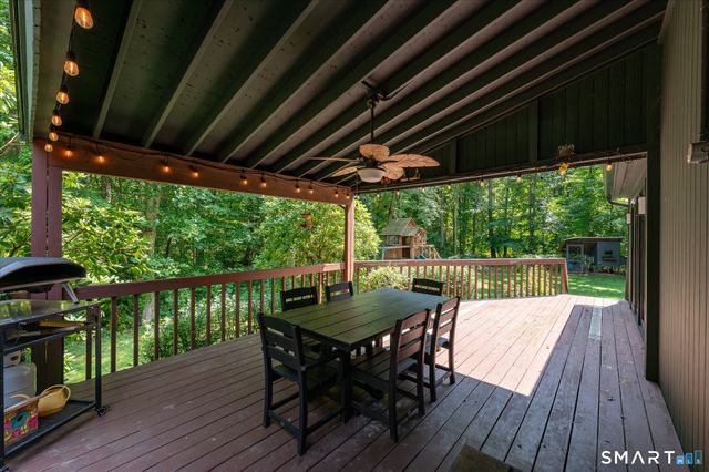 20 Riverside Court, Guilford, CT 06437