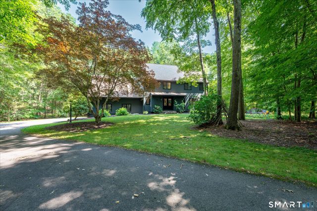 20 Riverside Court, Guilford, CT 06437