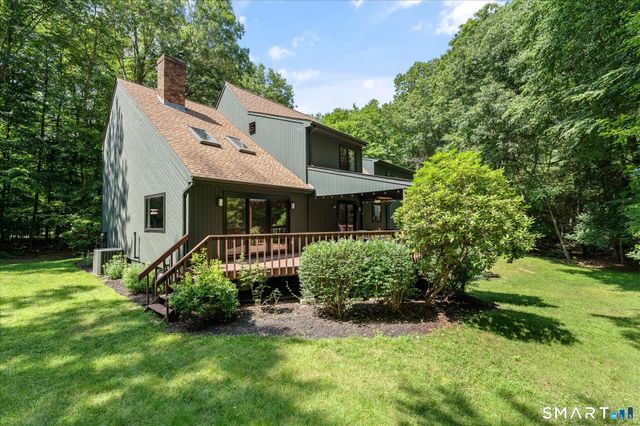 20 Riverside Court, Guilford, CT 06437