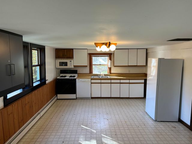 35 Indian Pond Road, Orford, NH 03777