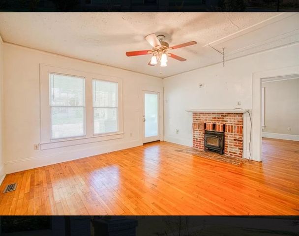 323 S Hampton Dr, Spartanburg, SC 29306