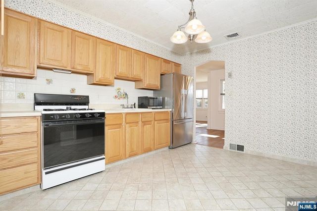 15-03 Everett Terrace, Fair Lawn, NJ 07410