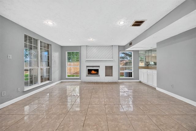15818 Manfield Drive, Houston, TX 77082
