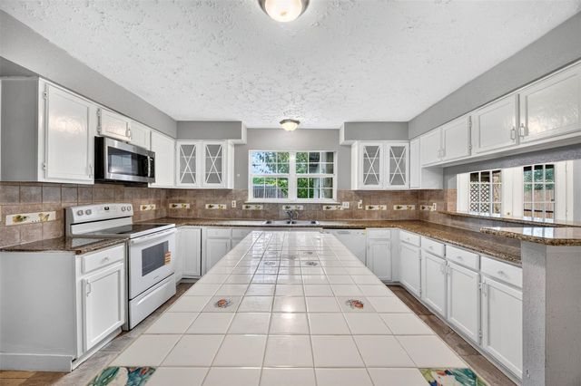 15818 Manfield Drive, Houston, TX 77082