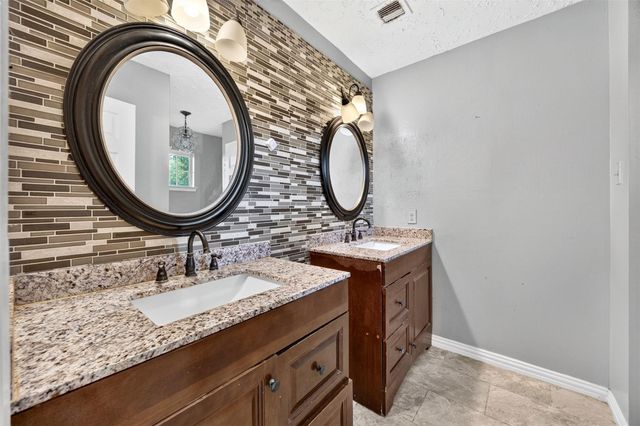 15818 Manfield Drive, Houston, TX 77082