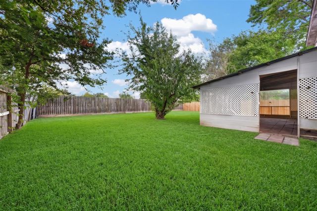 15818 Manfield Drive, Houston, TX 77082