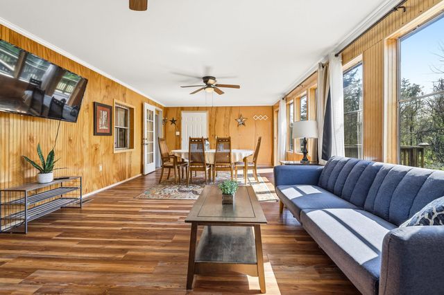 702 RICHVIEW RD, Rileyville, VA 22650