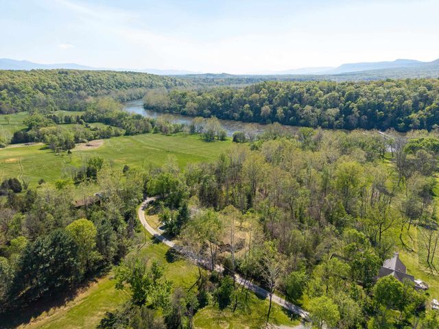 702 RICHVIEW RD, Rileyville, VA 22650