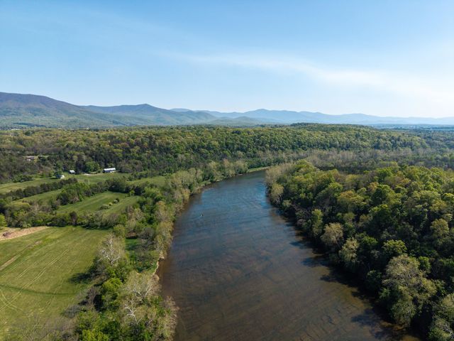 702 RICHVIEW RD, Rileyville, VA 22650