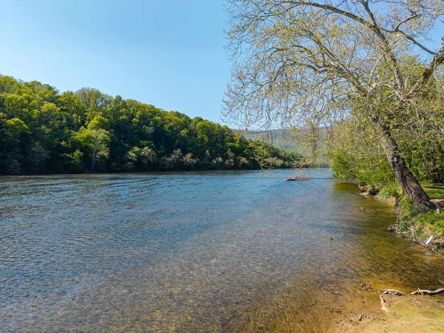 702 RICHVIEW RD, Rileyville, VA 22650