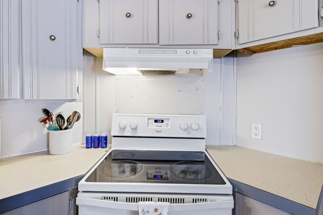 702 RICHVIEW RD, Rileyville, VA 22650