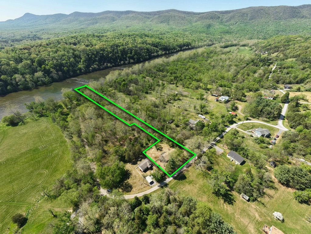 702 RICHVIEW RD, Rileyville, VA 22650