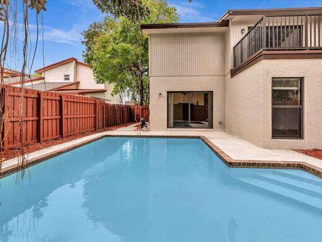 3841 Farragut Street, Hollywood, FL 33021