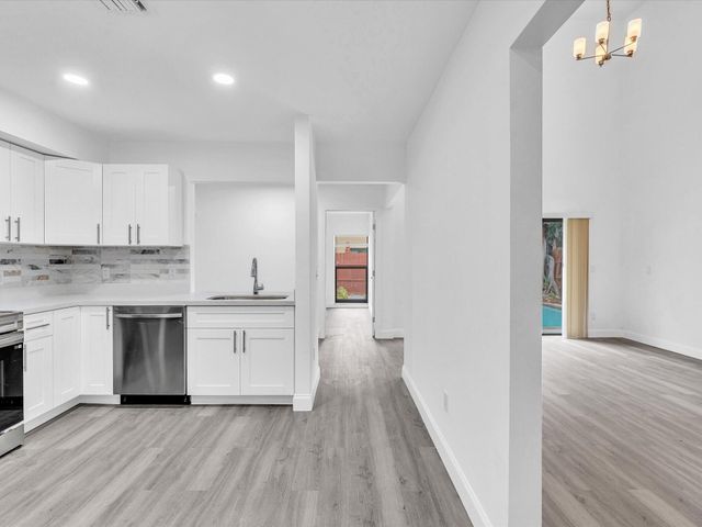 3841 Farragut Street, Hollywood, FL 33021