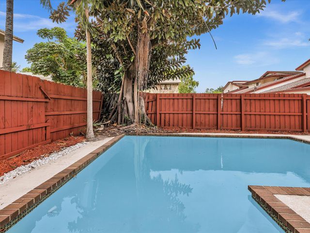 3841 Farragut Street, Hollywood, FL 33021