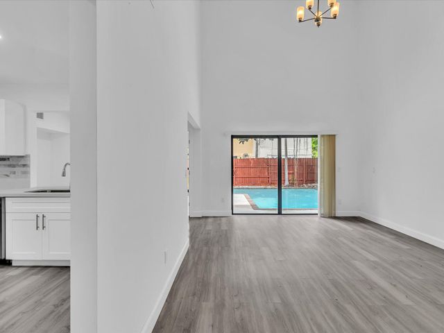 3841 Farragut Street, Hollywood, FL 33021