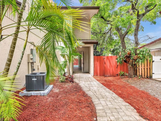 3841 Farragut Street, Hollywood, FL 33021