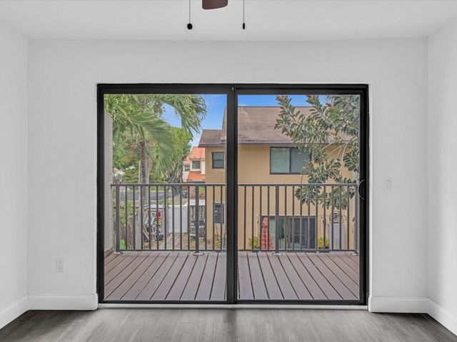 3841 Farragut Street, Hollywood, FL 33021