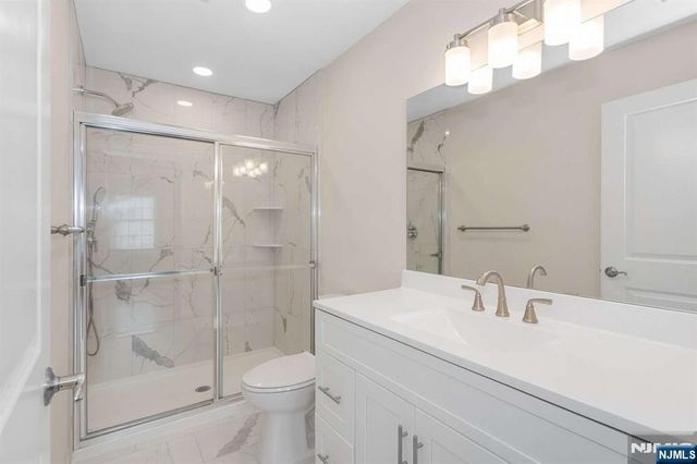 20 Zazzetti Street 3, Waldwick, NJ 07463