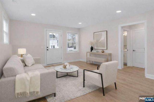 20 Zazzetti Street 3, Waldwick, NJ 07463