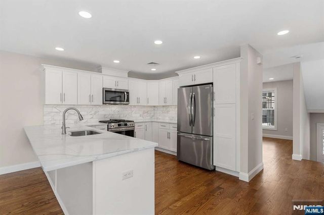 20 Zazzetti Street 3, Waldwick, NJ 07463