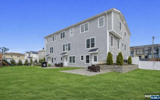20 Zazzetti Street 3, Waldwick, NJ 07463