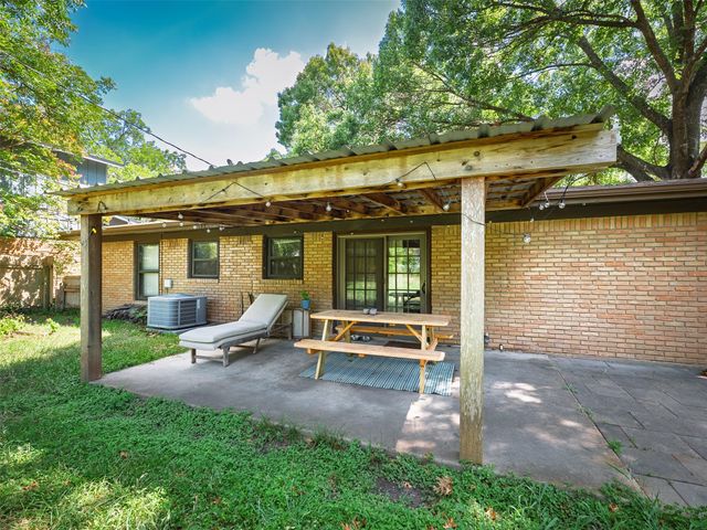 1306 Ridgemont DR, Austin, TX 78723