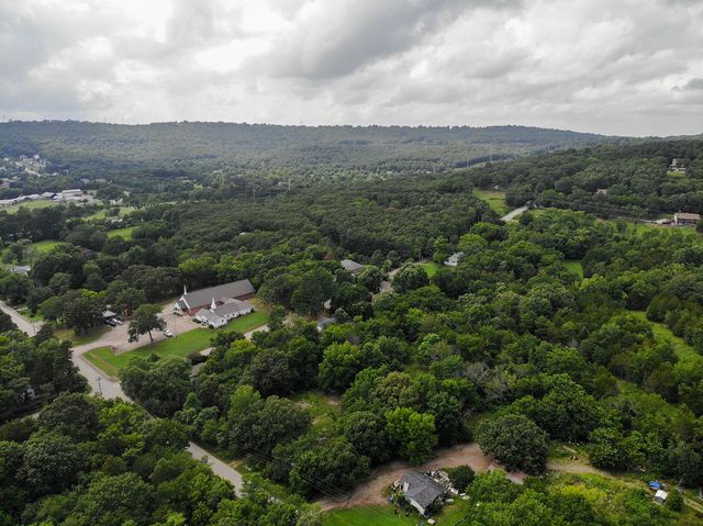 2860 Wyman Road, Fayetteville, AR 72701