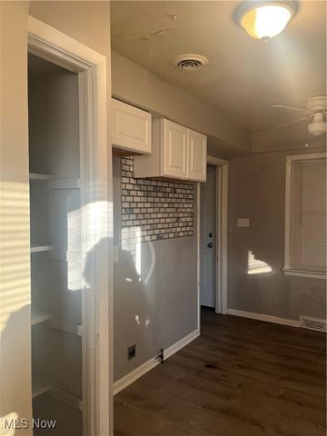 20625 Centuryway Road, Maple Heights, OH 44137