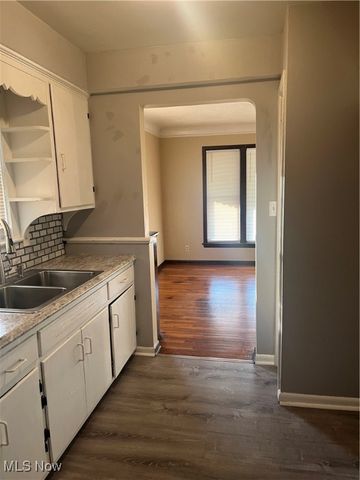 20625 Centuryway Road, Maple Heights, OH 44137