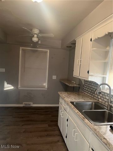 20625 Centuryway Road, Maple Heights, OH 44137