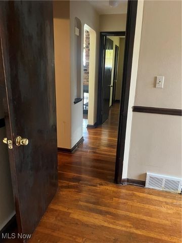 20625 Centuryway Road, Maple Heights, OH 44137