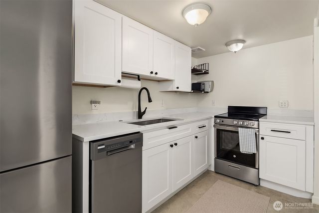 4206 Dayton Avenue N, Seattle, WA 98103