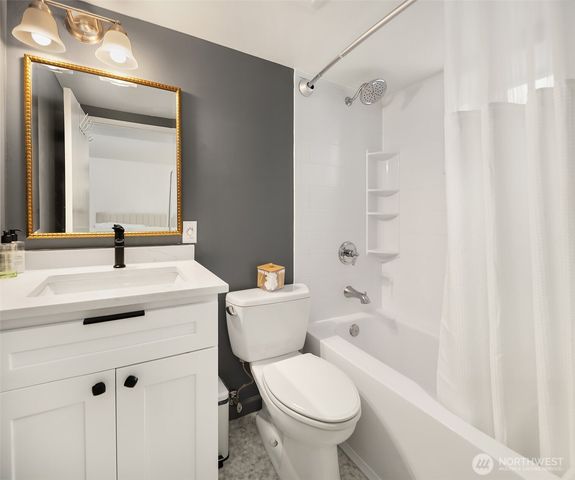 4206 Dayton Avenue N, Seattle, WA 98103