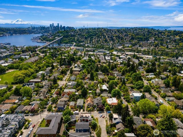 4206 Dayton Avenue N, Seattle, WA 98103