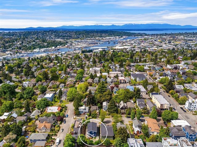 4206 Dayton Avenue N, Seattle, WA 98103