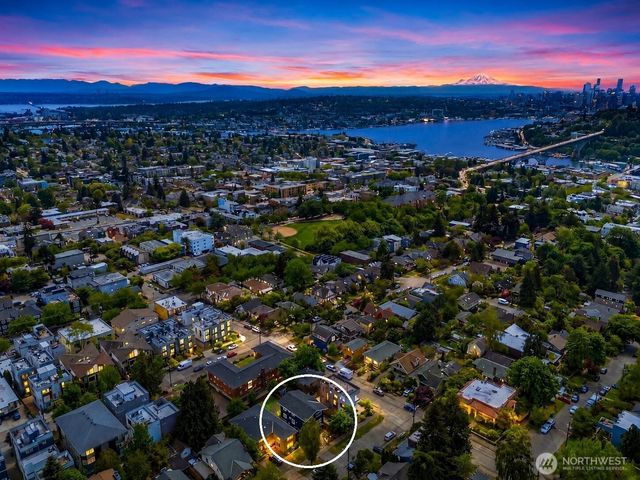 4206 Dayton Avenue N, Seattle, WA 98103