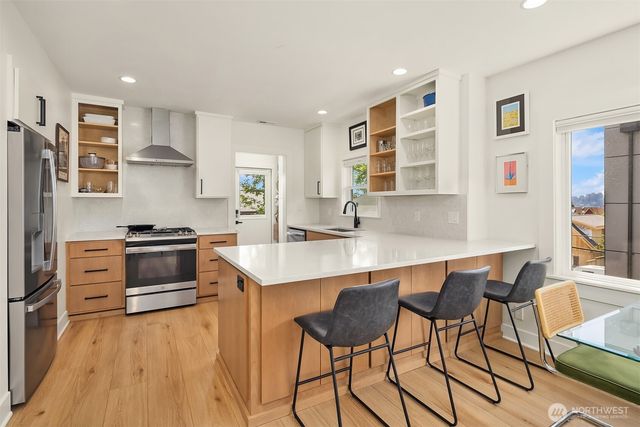 4206 Dayton Avenue N, Seattle, WA 98103
