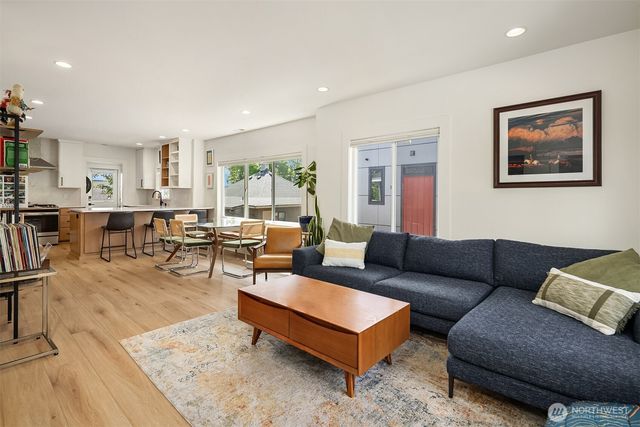 4206 Dayton Avenue N, Seattle, WA 98103