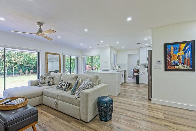 10900 SW 124th Rd, Miami, FL 33176