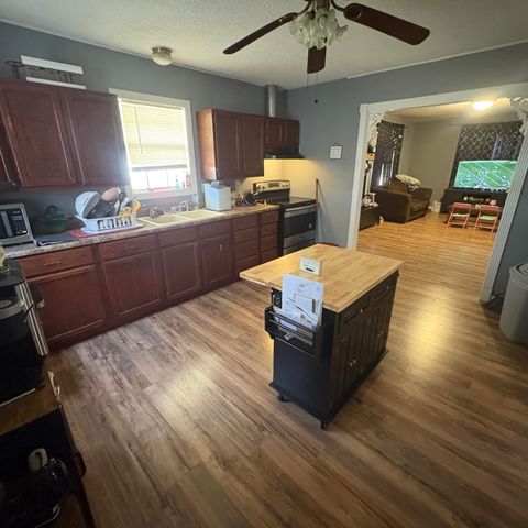 1507 N 5th Street, Tahoka, TX 79373