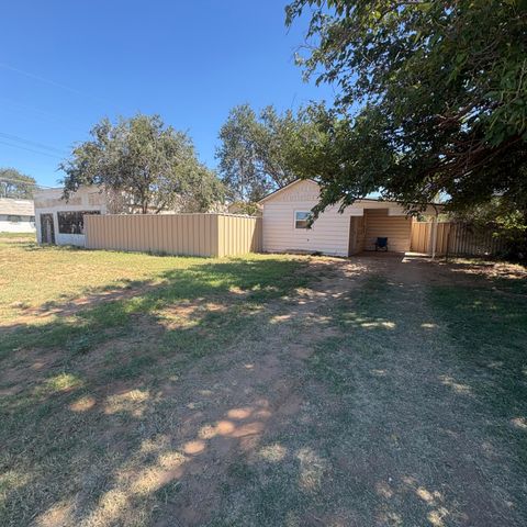 1507 N 5th Street, Tahoka, TX 79373