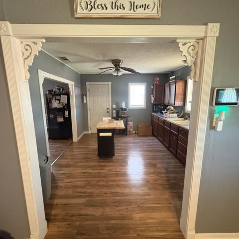 1507 N 5th Street, Tahoka, TX 79373