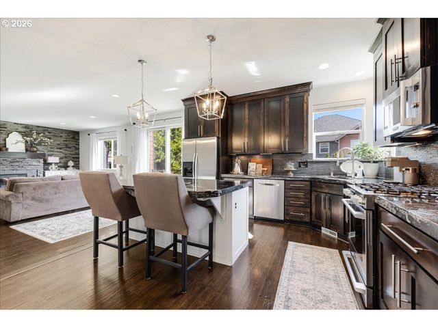 13592 Se SIERRA Dr, Clackamas, OR 97015