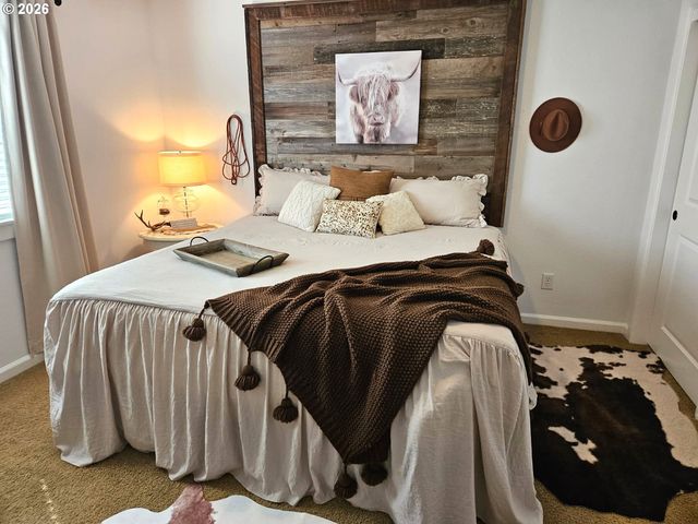 13592 Se SIERRA Dr, Clackamas, OR 97015